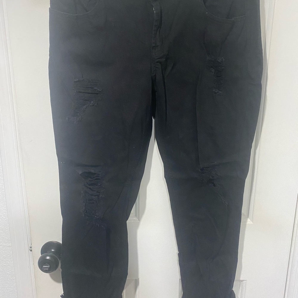 Black destructed jeans